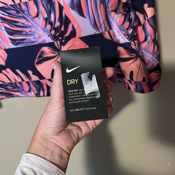 NIKE Fast Running Tank NEW - Picture 5 of 9